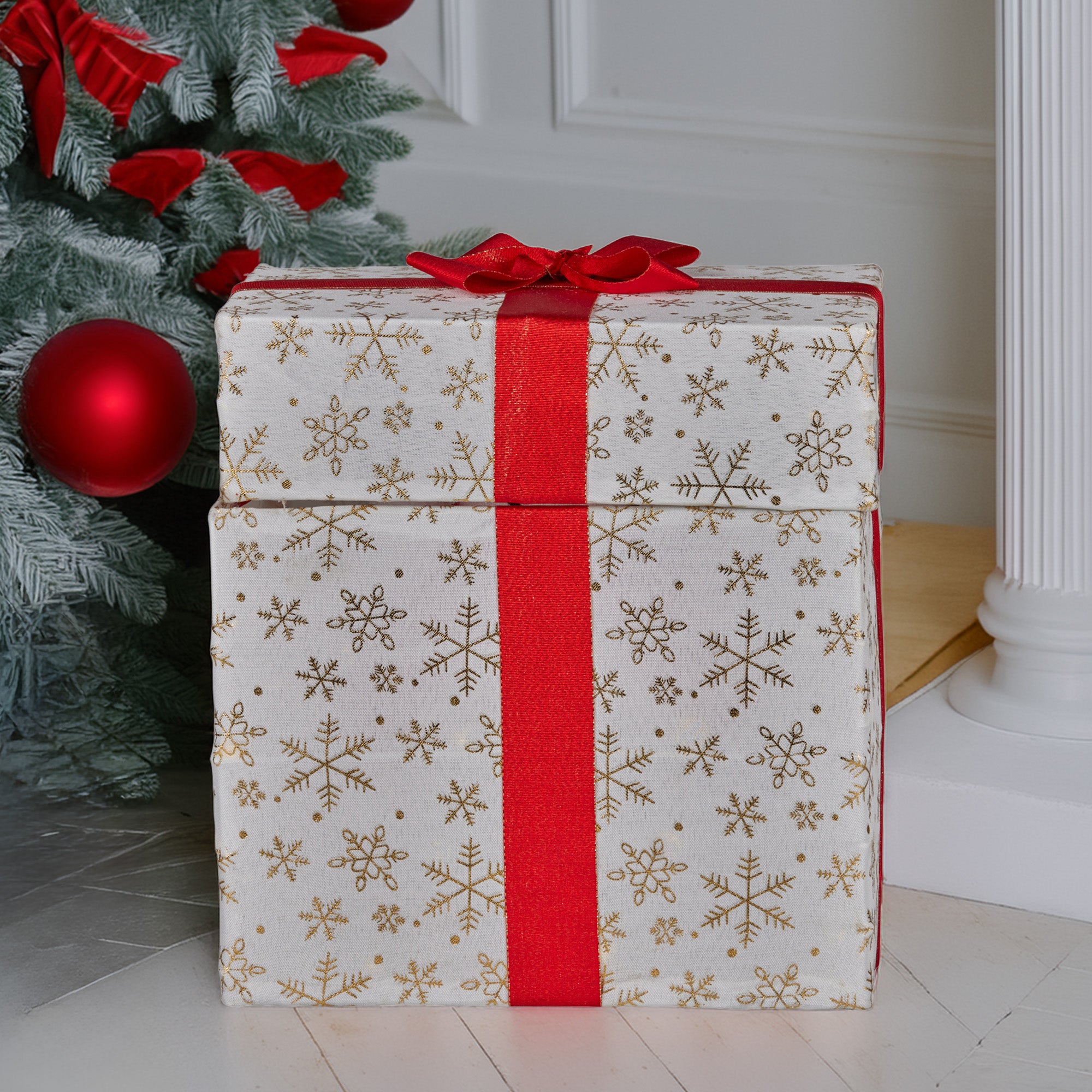 30CM Animated Snowman Gift Box Display – 50 Warm White LED Lights
