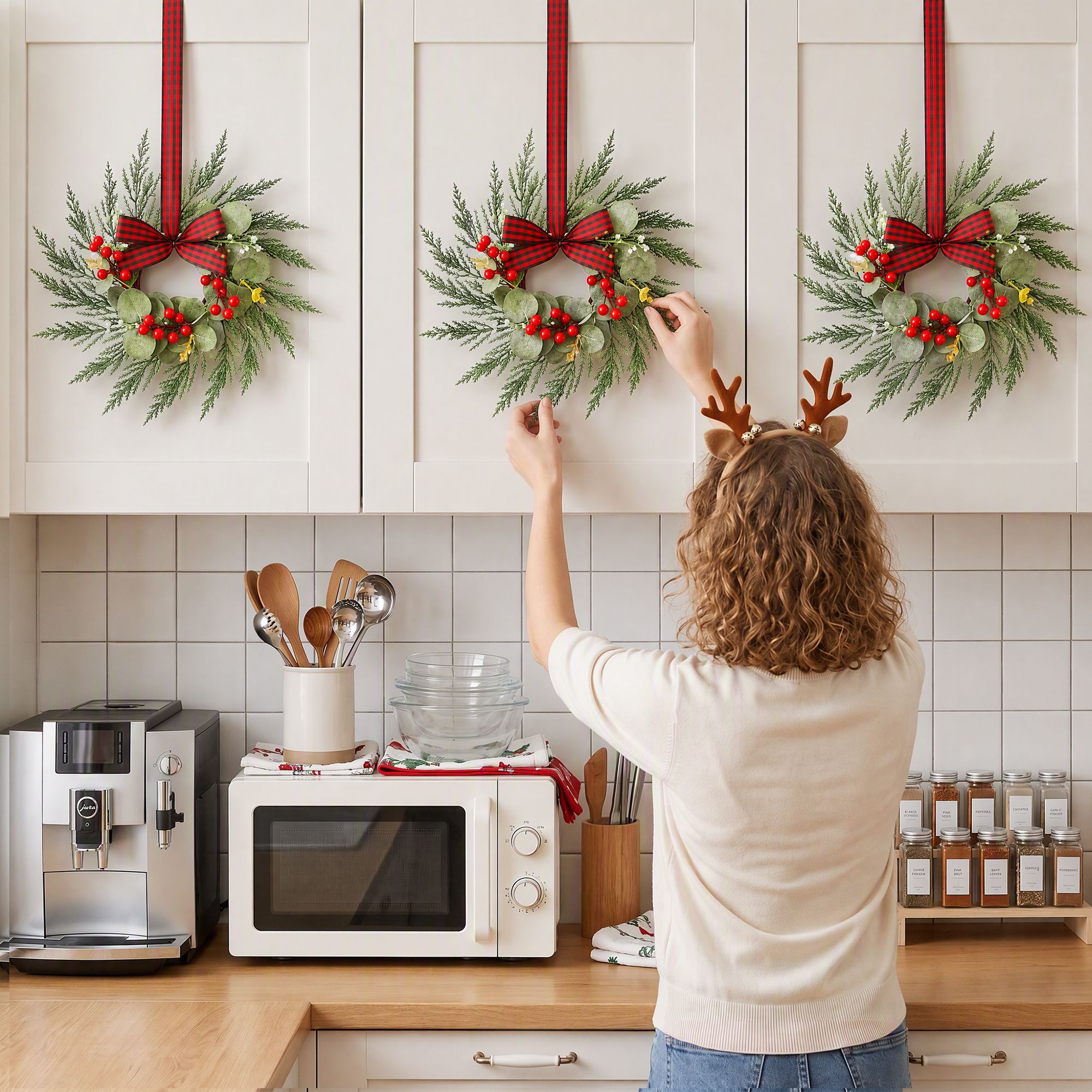 26CM Christmas Wreaths with Plaid Bows – 6 Pack